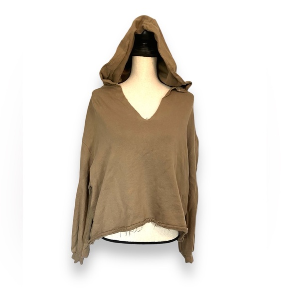 Zenana Outfitters Tops - Zenana cropped hoodie